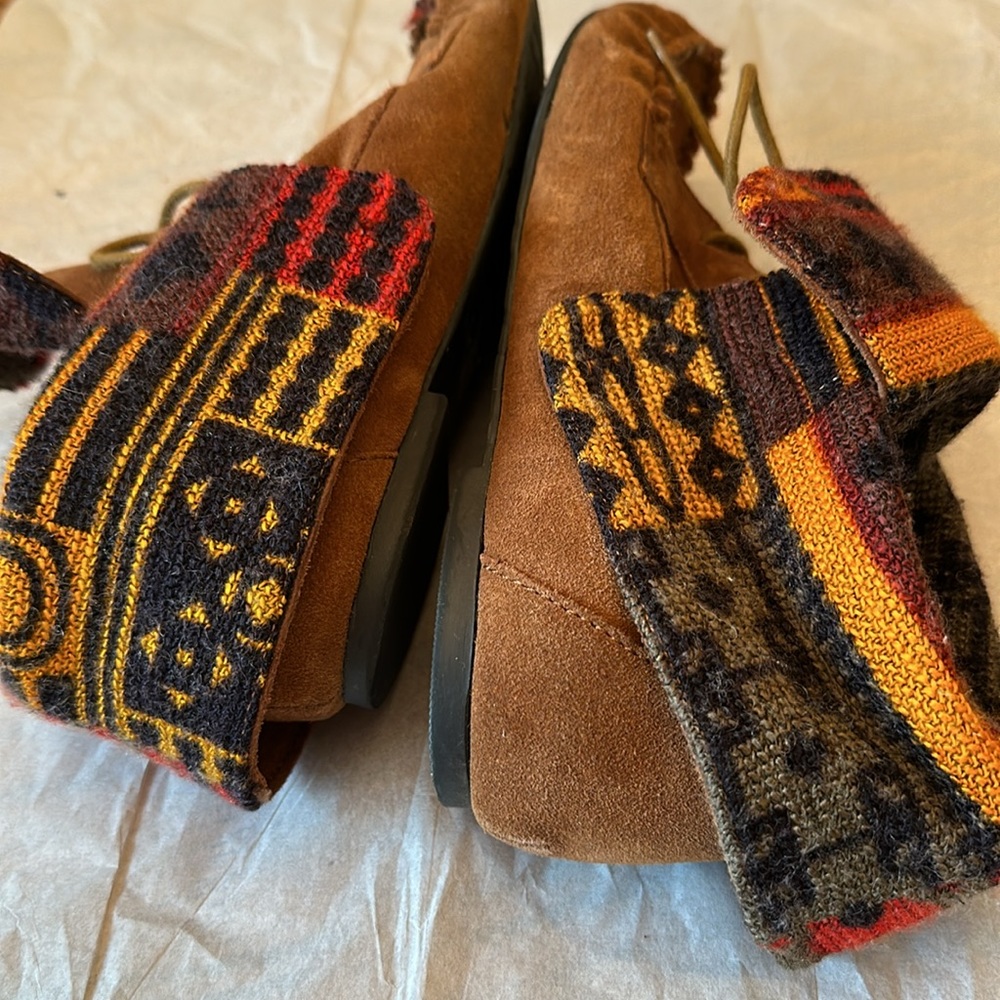 Size 11 boots - Picture 2 of 4